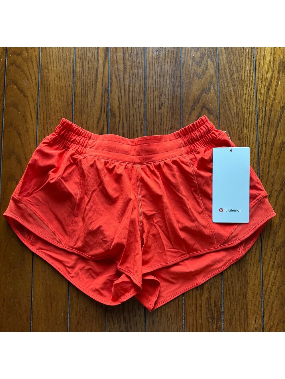 Lululemon Hotty Hot Short Low Rise 2.5” Cherry Ember Size 6 NWT - Picture 2 of 6